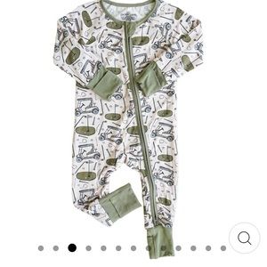 Caden lane golf onsie, size 0-3 months